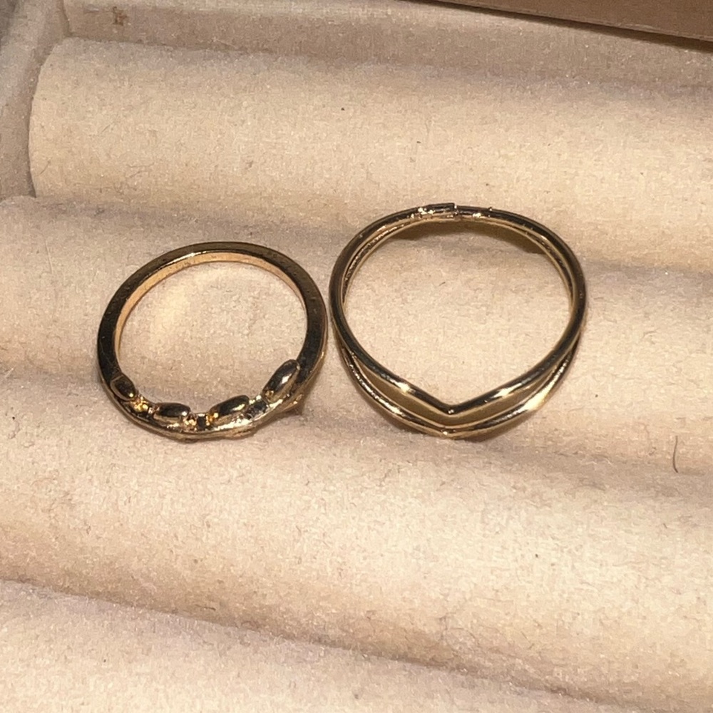 Stackable Gold Tone Leaf Ring Set Size 5/6 - Picture 4 of 6